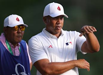 Jhonattan Vegas cashes in with late birdie burst to lead US PGA Championship