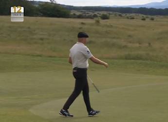 Harry Hall takes classic links approach to chipping at 12th