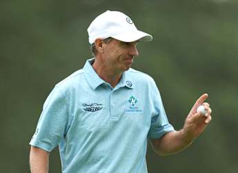 Steven Alker leads ISPS HANDA Senior Open after first round at Sunningdale 