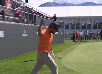 Angel Hidalgo chips in for birdie-birdie-birdie finish