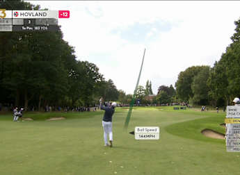 Viktor Hovland birdies the third to take solo lead