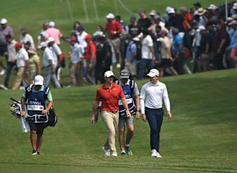 Rory McIlroy hoping to give leaders 'something to think about' on Sunday in India