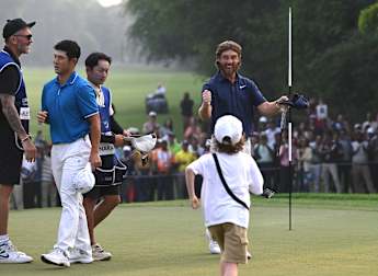 WATCH: Tommy Fleetwood achieves goal of celebrating on the green with son Frankie in India