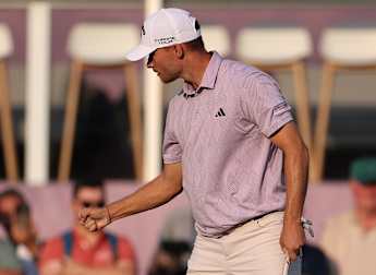 Nicolai Højgaard surges to summit with blistering second round in Dubai