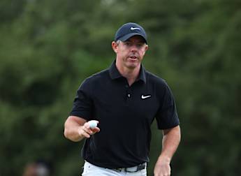 Rory McIlroy pleased with late flourish to progress in Melbourne after rare air shot