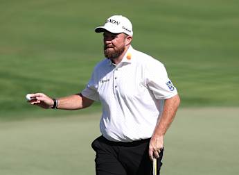Shane Lowry entertains Dubai crowd with first-round highlight reel