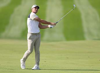 Viktor Hovland delighted with second round in Dubai despite swing issues