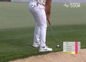 Viktor Hovland holes par putt from the fringe at the ninth