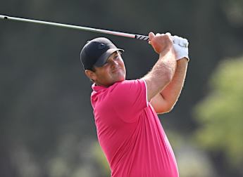 Patrick Reed takes halfway lead with strong finish in Qatar