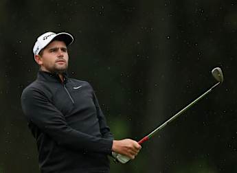 WATCH | Casey Jarvis nearly holes out despite having a mud ball