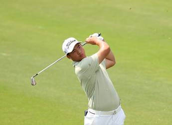 Yanhan Zhou enjoying home spotlight in Hainan