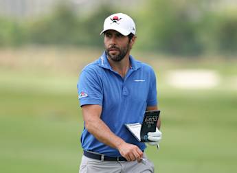 Adrian Otaegui powers to the top after sublime Moving Day in Shanghai