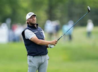Dan Brown overcomes tee drama to get just rewards at Aronimink