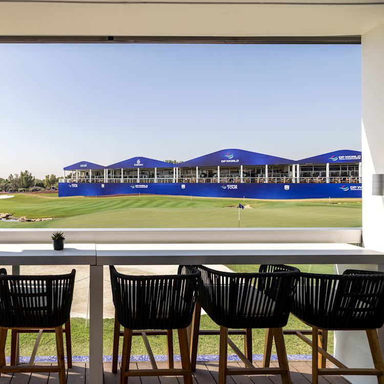 Members Lounge on 18