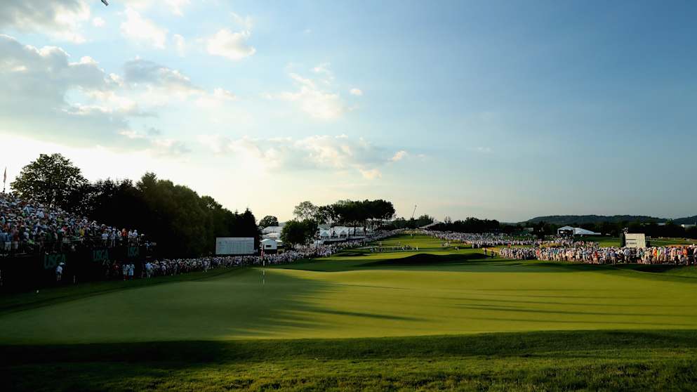 Oakmont Country Club-541525202