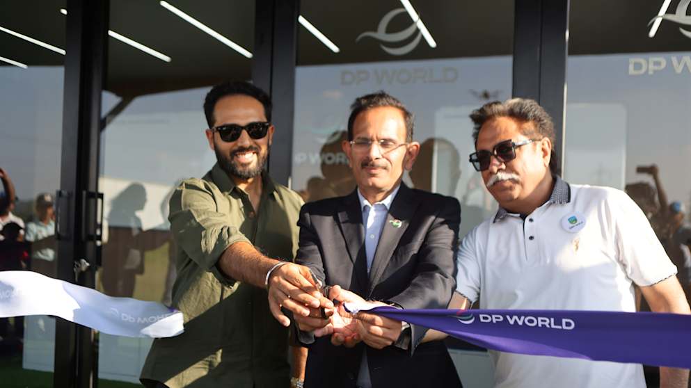 Mr. Hemant Kumar Ruia, Country Head, DP World Sub continent, with co-founder Arjun Malik (extreme left) and Shyam Grover (extreme right), co-founders of Zen Golf Range and Academy at the launch of DP World Clubhouse