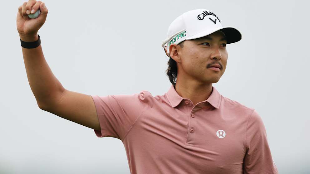 Min Woo Lee-2219949074