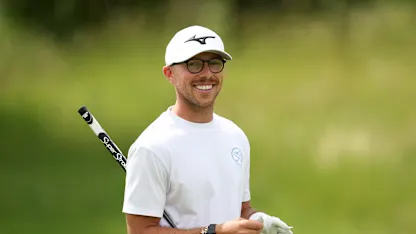 image: Bloor leads English Open supported by HotelPlanner by one