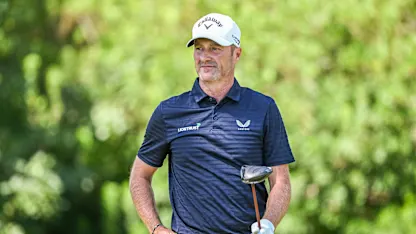 image: Warren extends lead heading into Sunday in Portugal