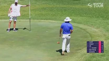 Jin putts through the rough at the 14th - Videos - DP World Tour
