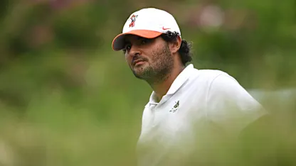 image: Eugenio Chacarra takes halfway lead in title defence in India