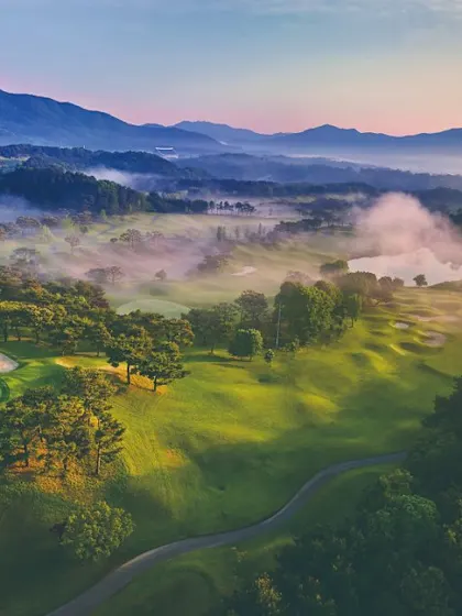 image: Woo Jeong Hills