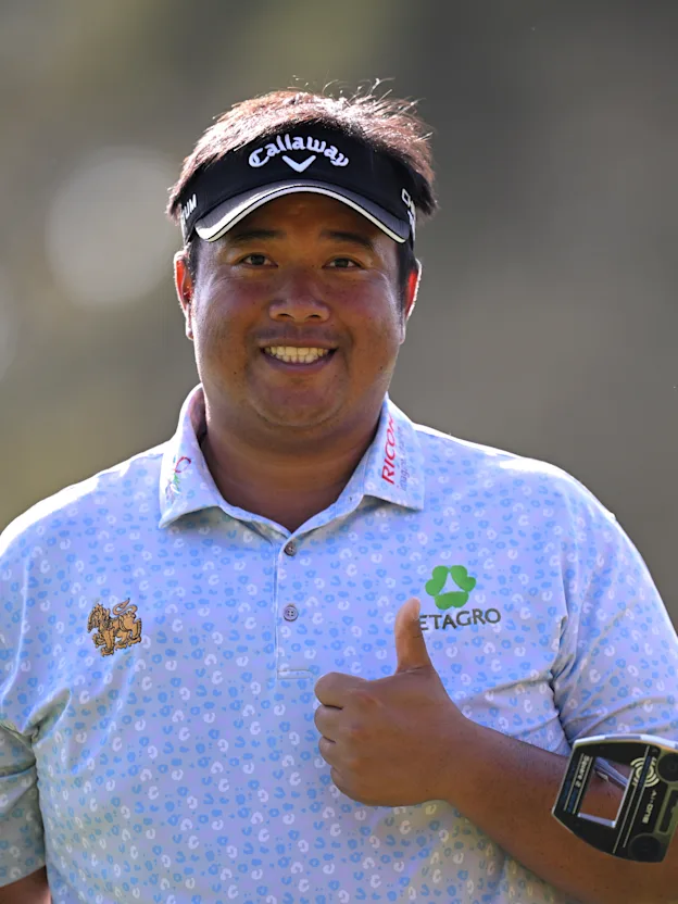image: WATCH: Kiradech Aphibarnrat saves par with superb up and down