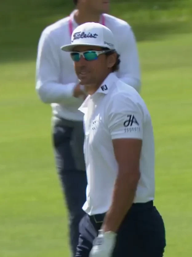 image: WATCH | 'How has that not gone in?' - Rafa Cabrera Bello denied at the 15th